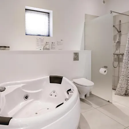 Nyaraló Four-bedroom Holiday In