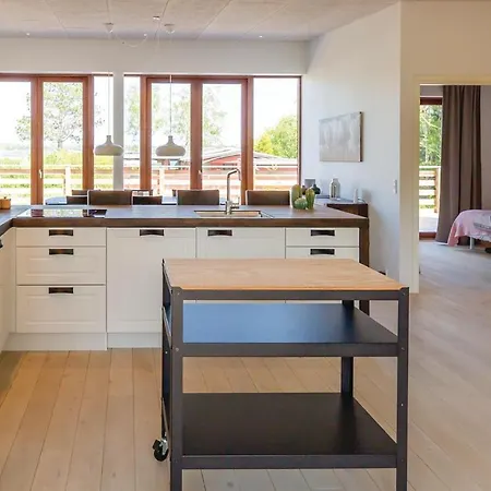 Four-bedroom Holiday In Nyaraló