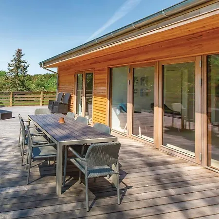 Four-bedroom Holiday In Nyaraló *